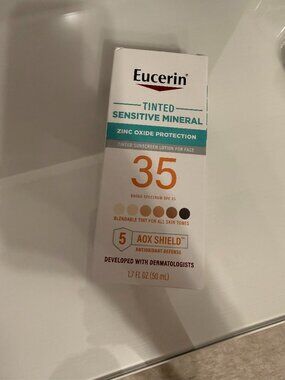 Eucerin Tinted Sensitive Mineral SPF 35